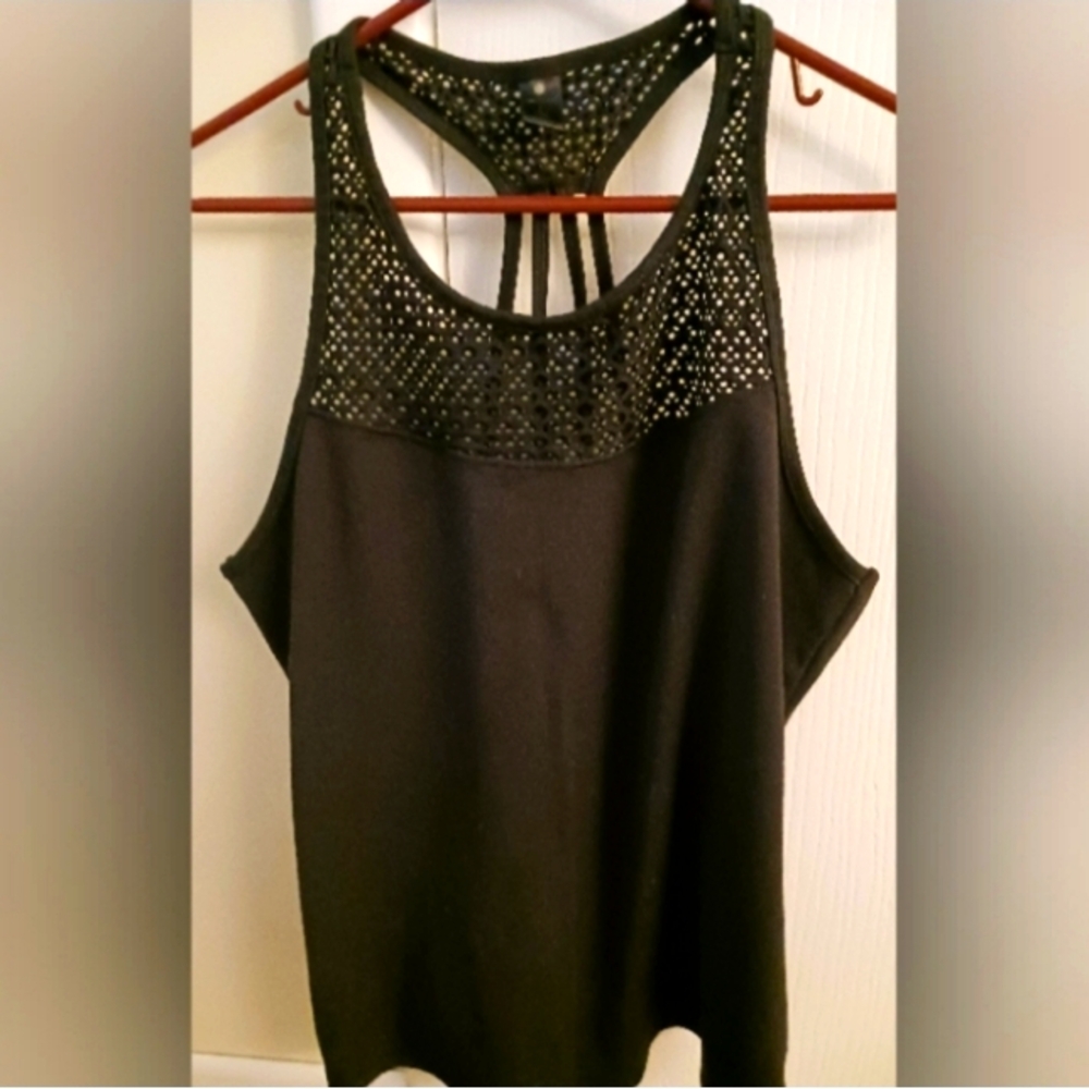 Yogalicious Size L Black Tank